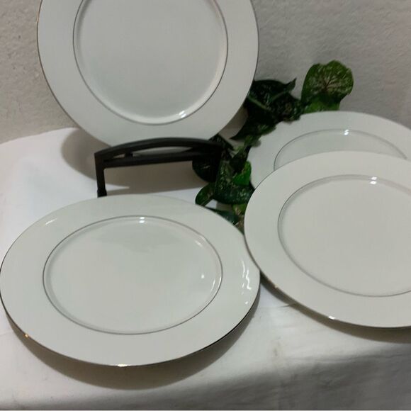 Royal Majestic fine platina 8446 10 1/2" Dinner Plate White set of 4 B7 - Picture 3 of 7